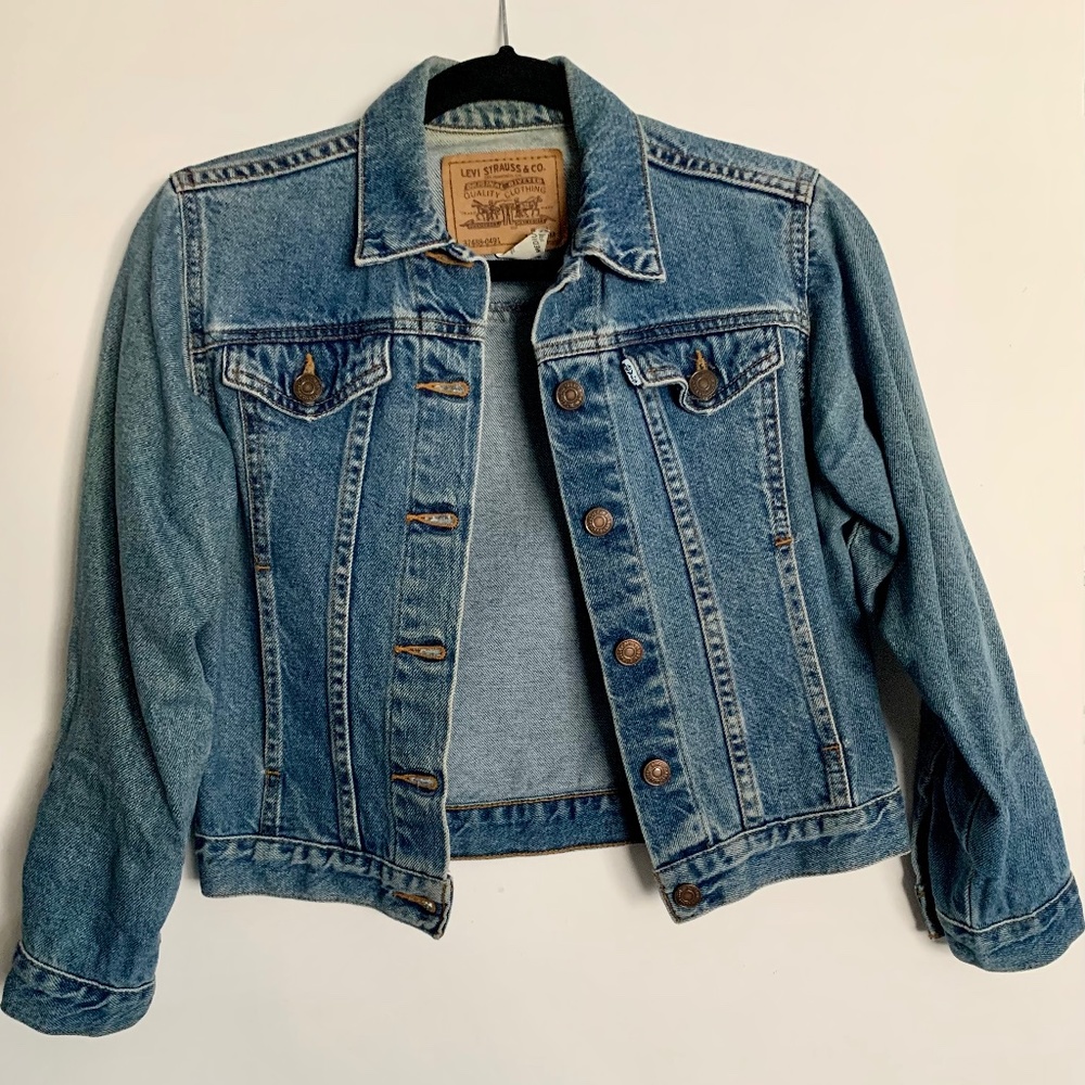 Vintage Woman’s Levi Jean Jacket 90’s Size Medium